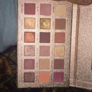 Eye shadow pallet 18 colors